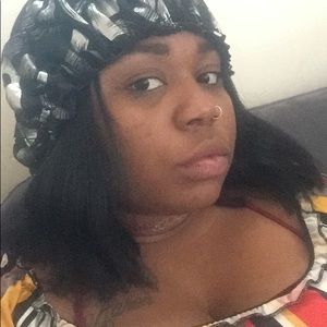 Meet your Posher, Rayierra